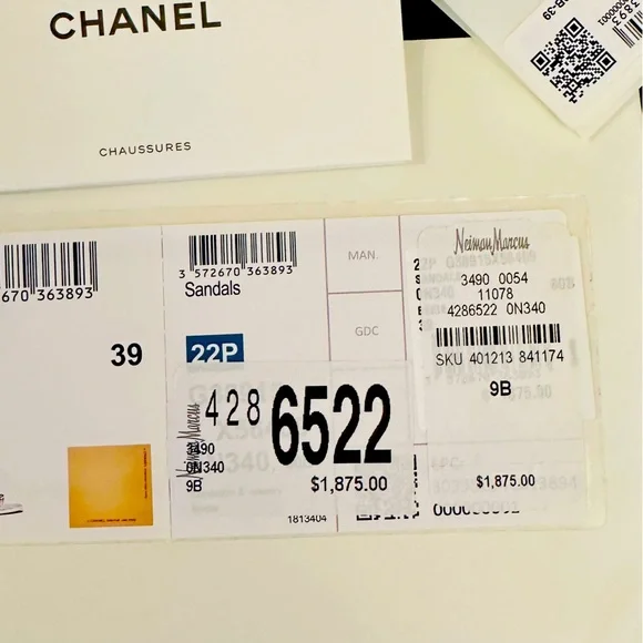 SOLD! CHANEL 22P BEIGE LAMBSKIN JEWELRY CHARMS SANDALS - Picture 2 of 8